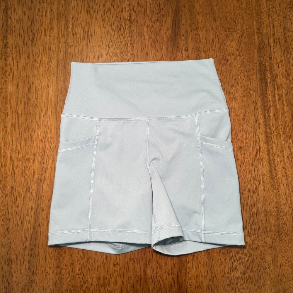Yogalicious Lux Tribeca 5" Biker Shorts Womens M Seafoam Blue Green Pockets
